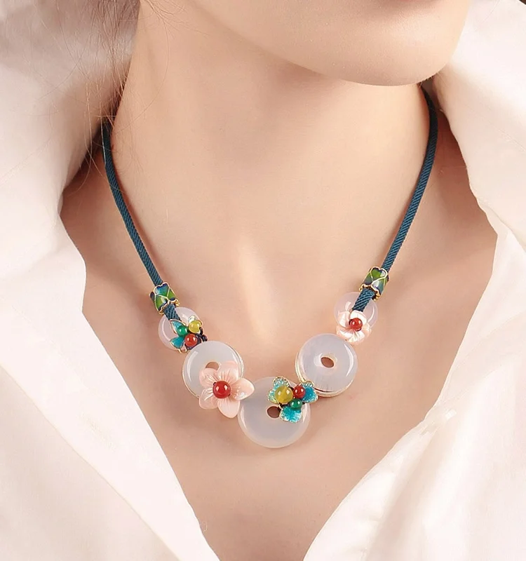 Luxury Jewelry, Antique Ethnic Style Pendant Necklace, Retro Collarbone Chain for Women, Fashion Women's Necklace