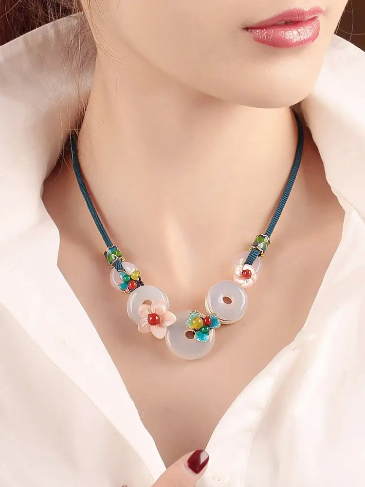 Luxury Jewelry, Antique Ethnic Style Pendant Necklace, Retro Collarbone Chain for Women, Fashion Women's Necklace