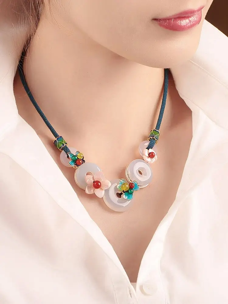 Luxury Jewelry, Antique Ethnic Style Pendant Necklace, Retro Collarbone Chain for Women, Fashion Women's Necklace