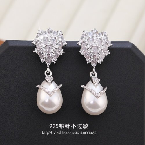 Women's earrings, Ear Studs, Luxury Jewelry, S925 Silver Needle Zircon Droplet Shaped Pearl Earrings, Fashion Retro Earrings for Women